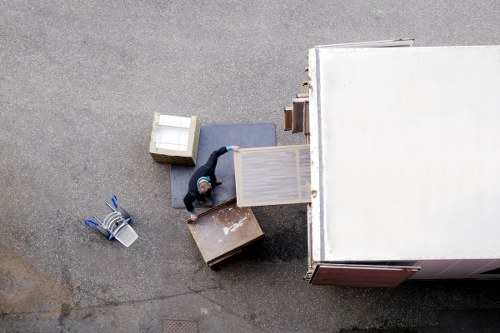 Expert packing materials and organized boxes